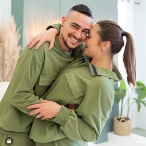 Cost n’ Mayor olive green half zip sweatshirt, size medium